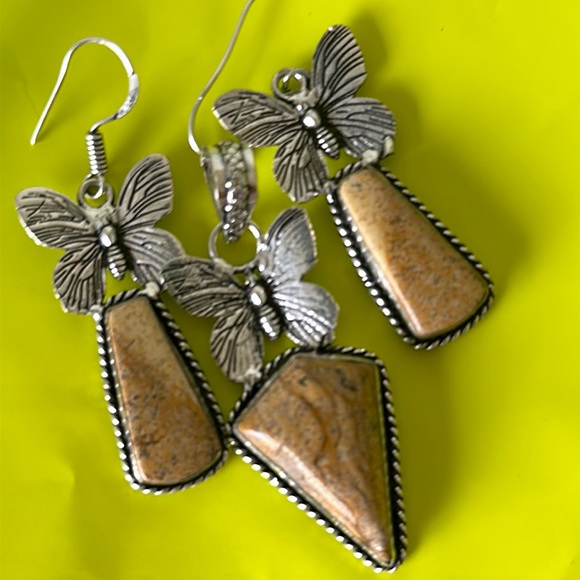 Desert Jasper Silver Butterfly Pendant and Earrings Set NWOT - Picture 3 of 4